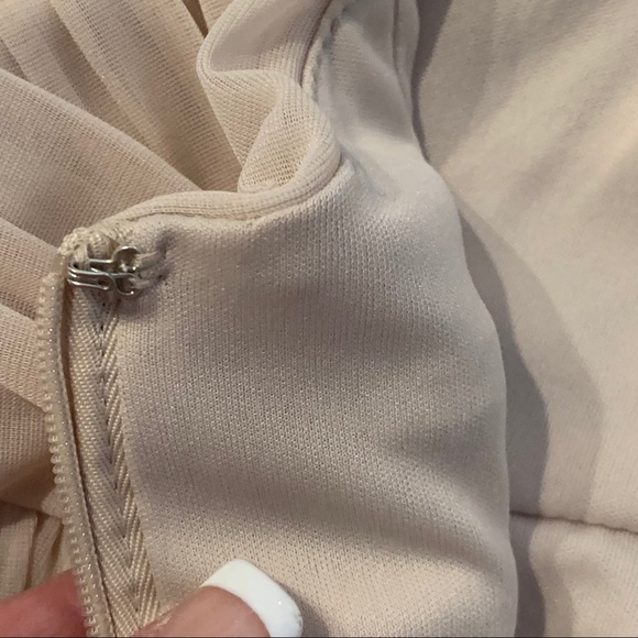 DAVID’S BRIDAL Long Bridesmaid Sleeveless Dress - Picture 8 of 13